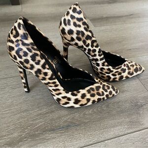 Brand new leopard print pumps